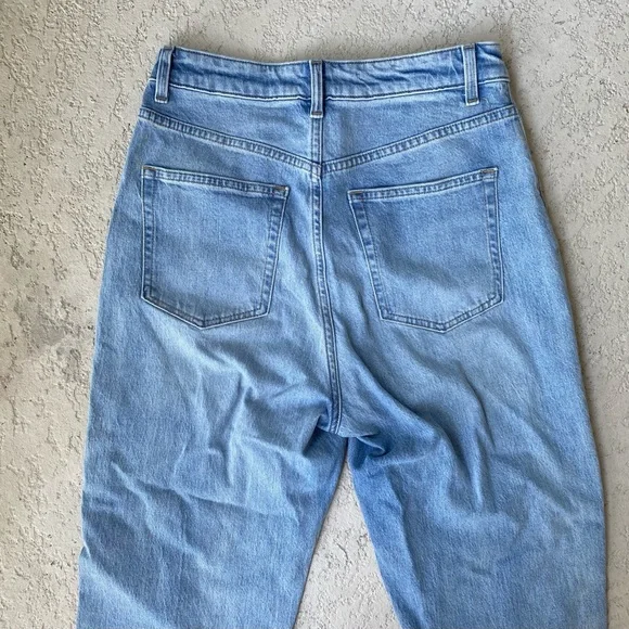 H&M | Light Jeans - Picture 7 of 7